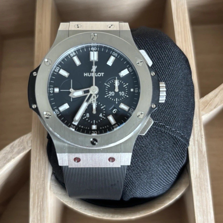 BRAND NEW unworn Hublot Big Bang 44mm Chronograph. Includes Hublot 5+5 warranty