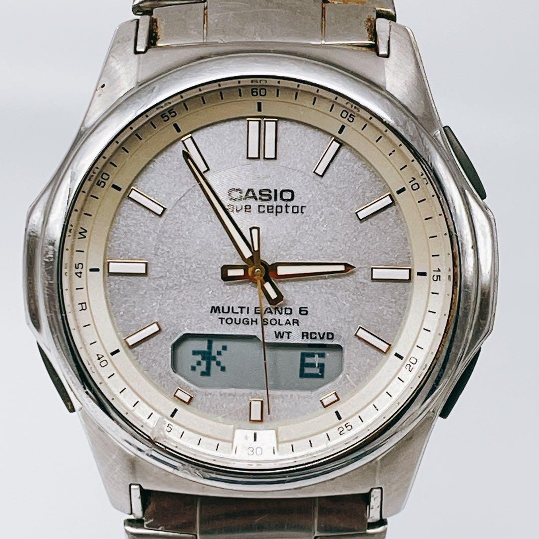 Working Casio Wave Ceptor men’s analog-digital vintage watch.