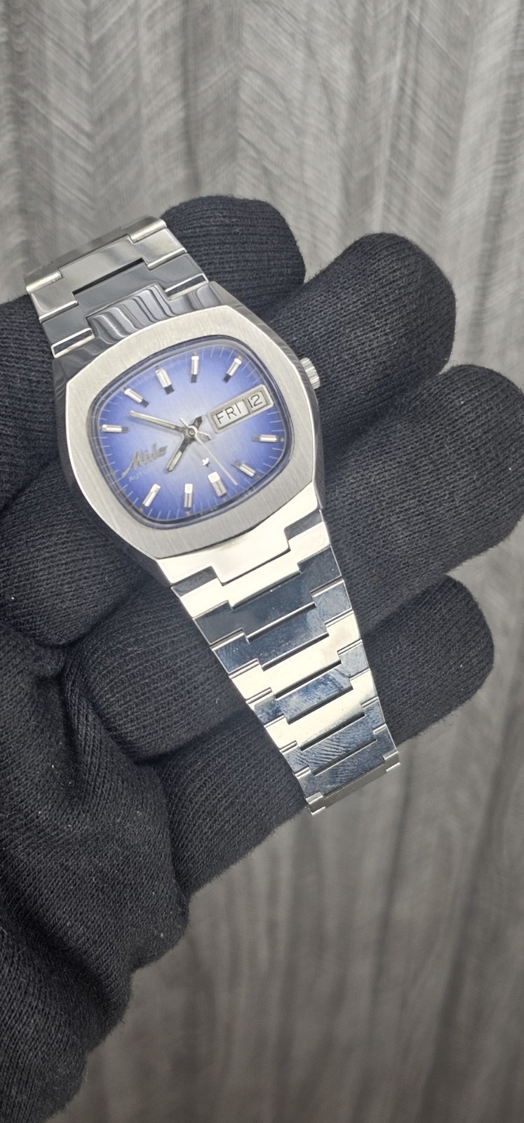 Mido Multistar NOS Automatic 25 Jewels Beauty Blue Dial Men’s Wristwatch Swiss.