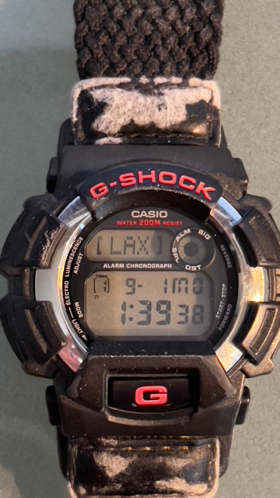 Vintage Casio G Shock DW-9500 Digital Mens Wrist Watch – Nylon Hook/Loop Strap