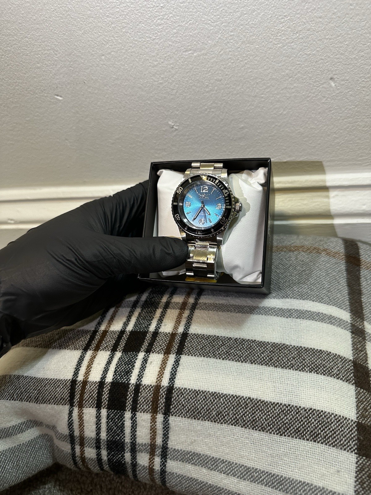 Invicta Pro Diver Men’s Quartz Watch Blue Dial Black Bezel Steel Bracelet 200m