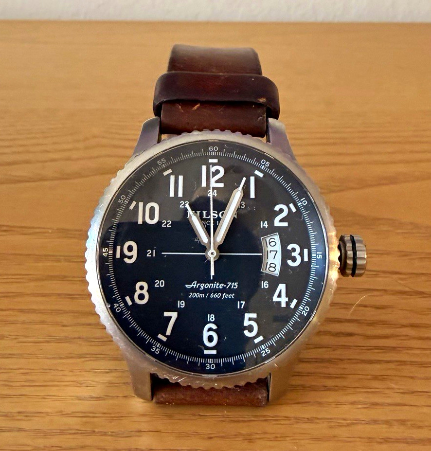 Filson Mackinaw Field Watch 48mm Quartz Black Dial Date 200m Brown Leather