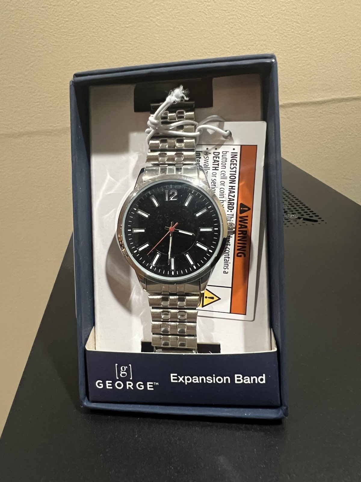 George Men’s Silver Round Case Expansion Bracelet Wristwatch