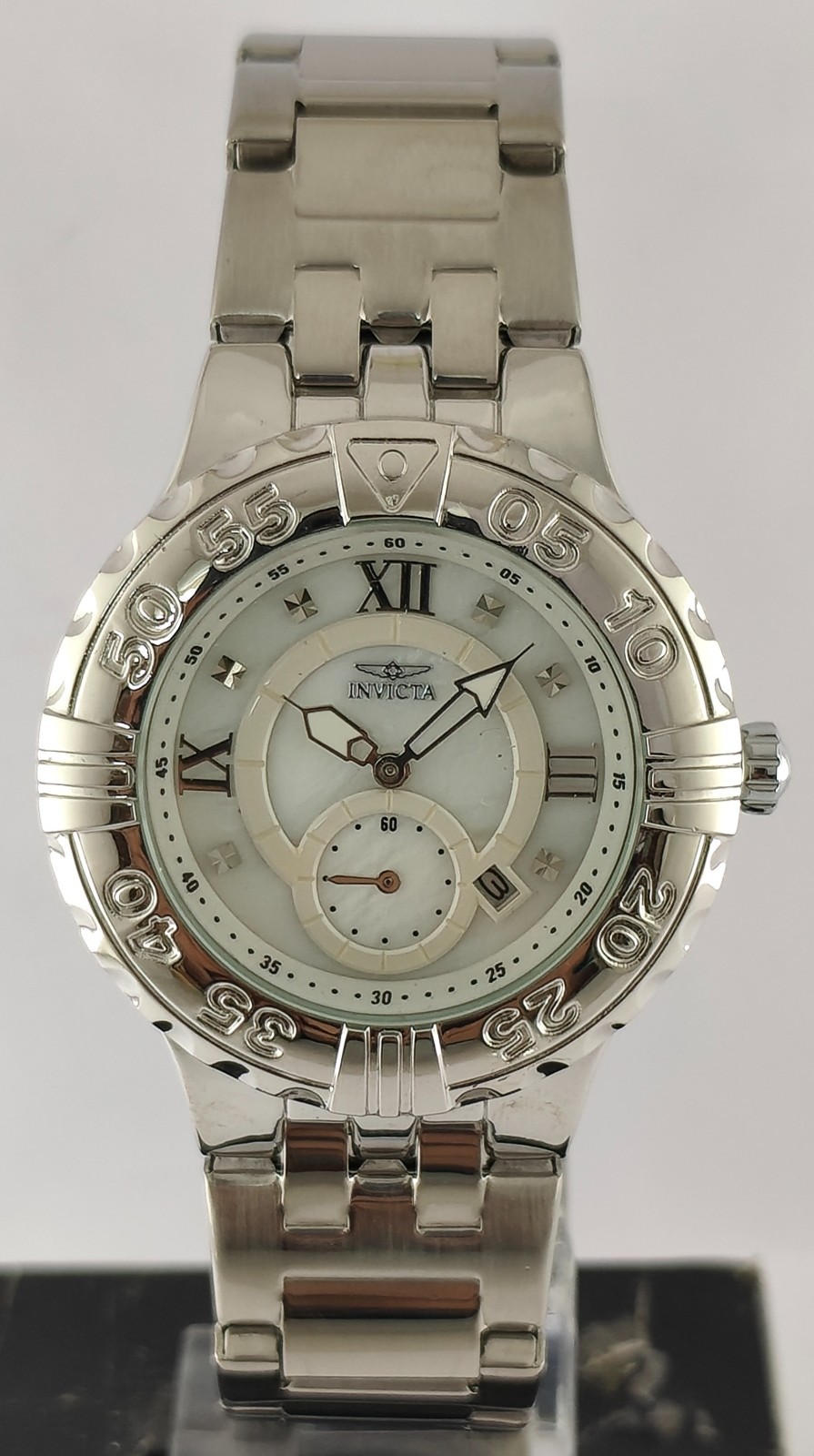 Beautiful Invicta Quartz Silver Dial ‘Date’ Men Wristwatch Stainless Steel Band