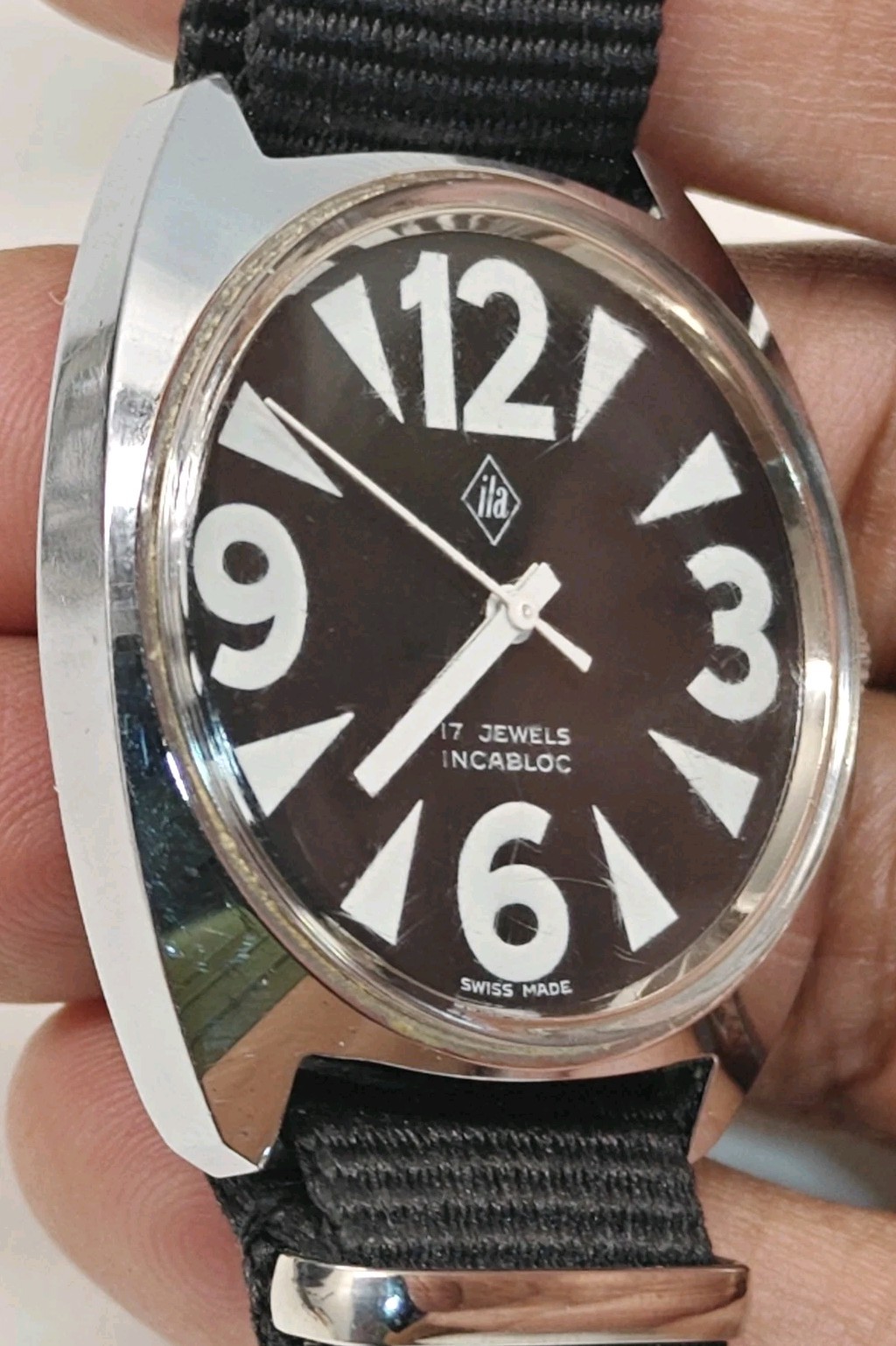Vintage ILA Swiss Mech. SS. Watch 17 Jewels Incabloc Nylon Band 35mm Dial Runs