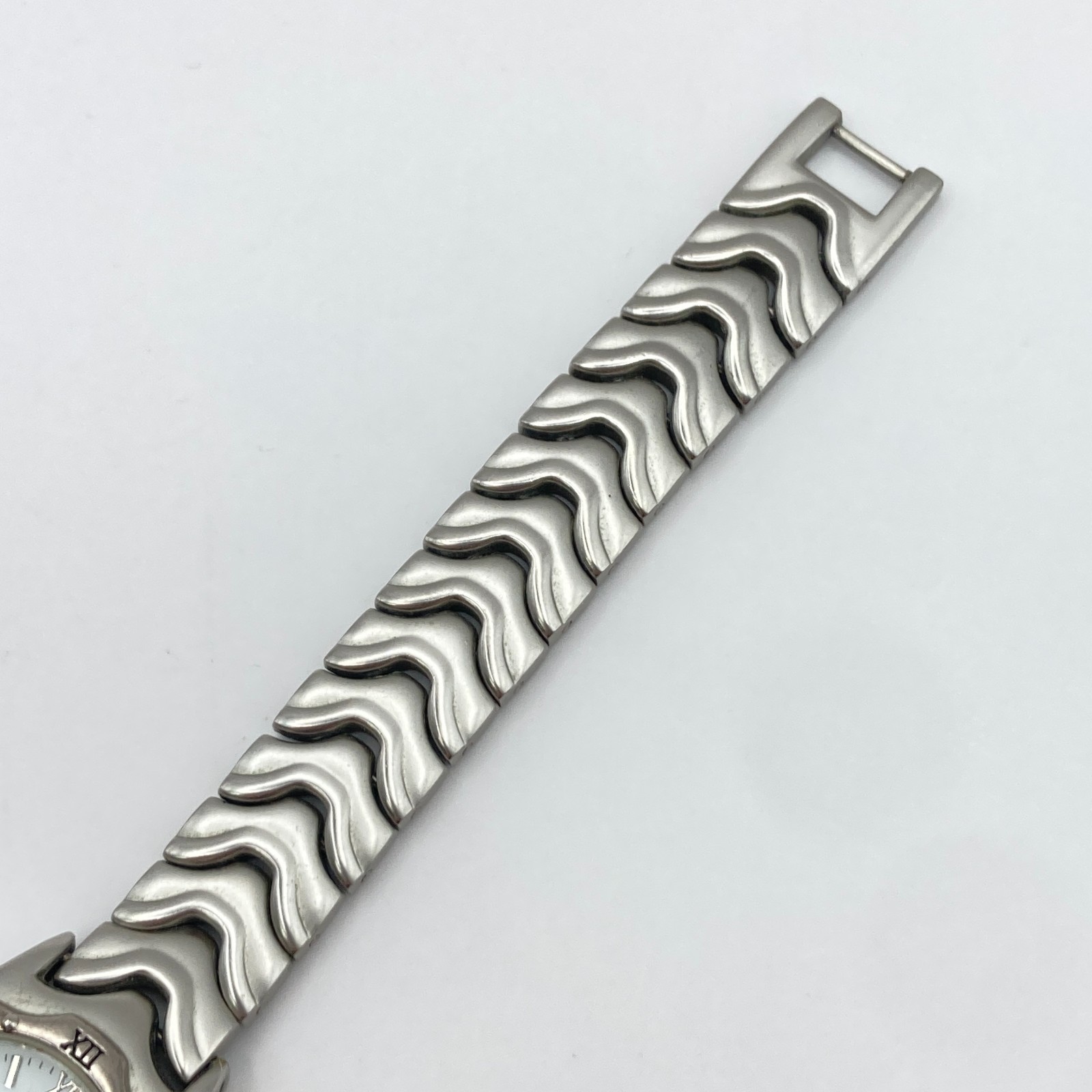 Cote d’Azure Women’s Watch 23mm Matte Silver Tone White Dial New Battery 7″