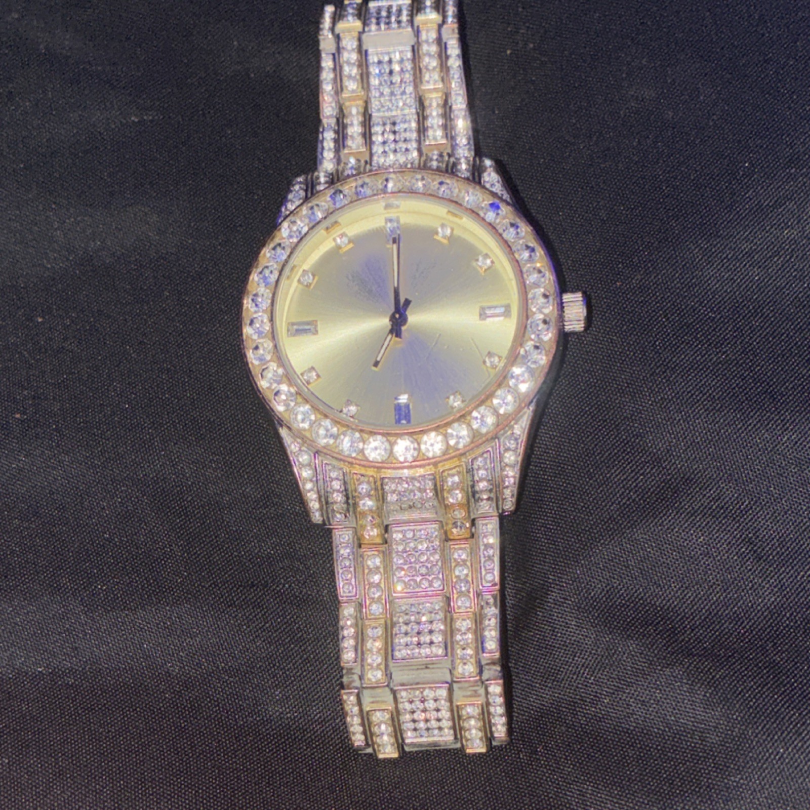 Silver Tone Gem-Set Quartz Luxury Wristwatch Water-Resistant Metal Bracelet