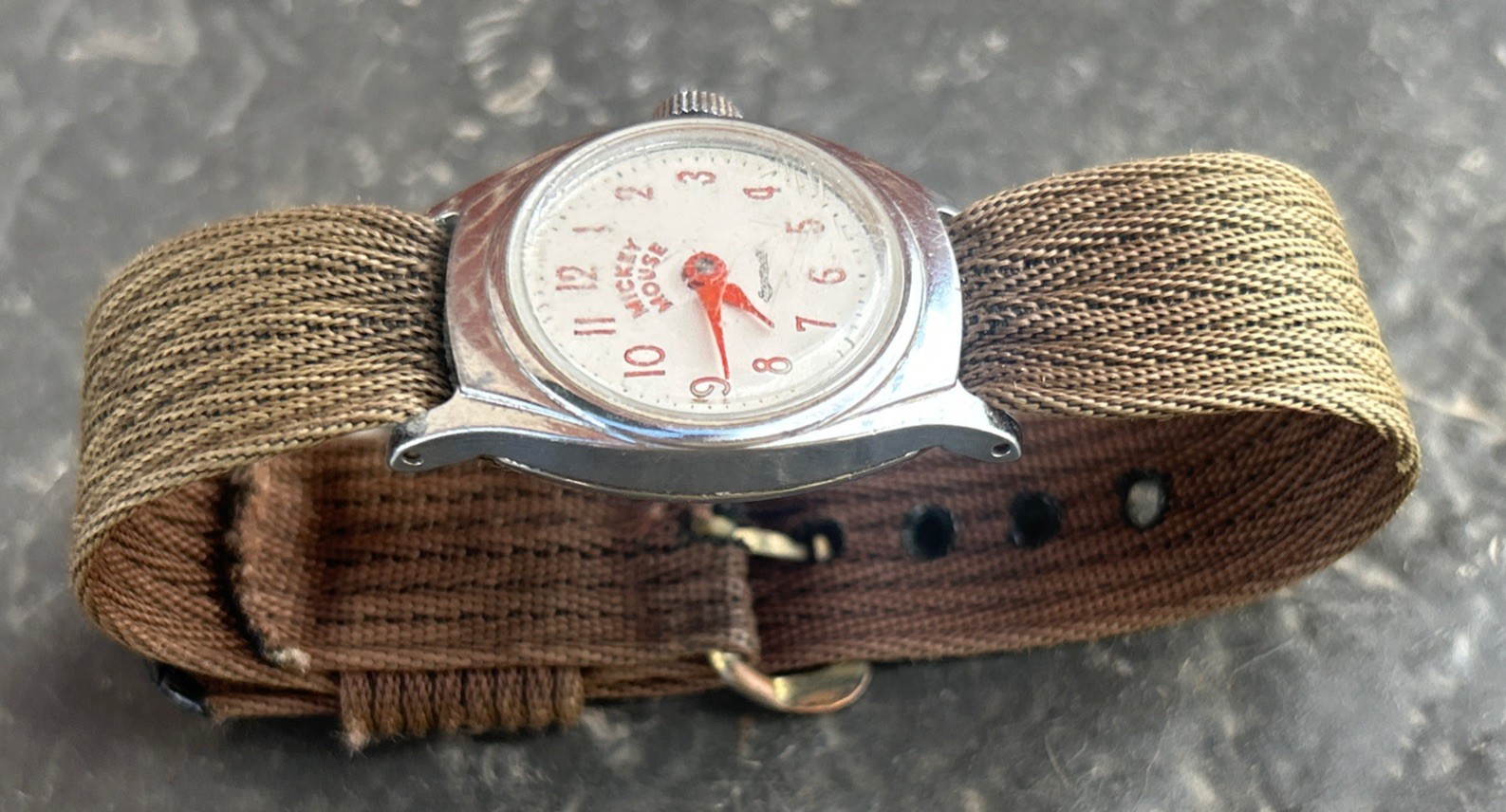 Vintage 1960’s Ingersoll Mickey Mouse Wind Up Childs Watch Disney US Time Runs