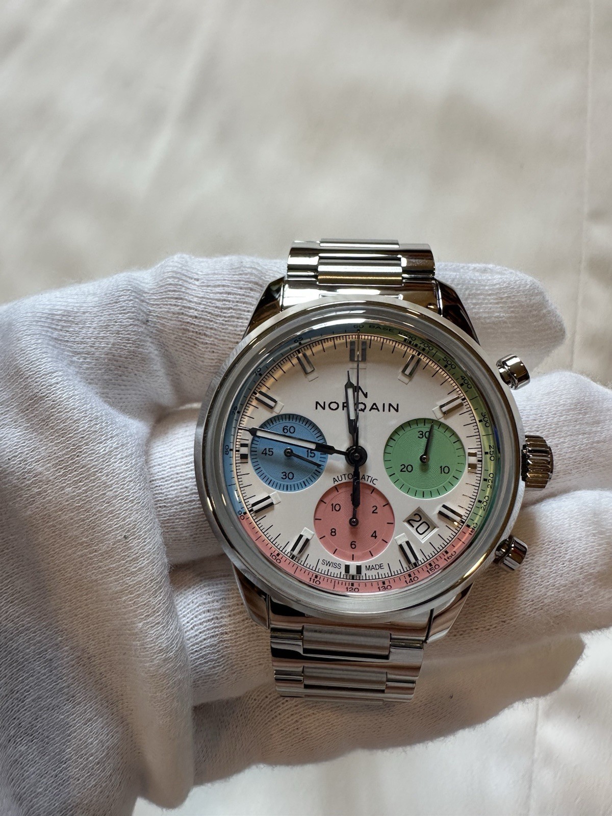 Norqain Freedom 60 Enjoy Life Steel White Dial 40mm N2201.19S01.C01 Full Set