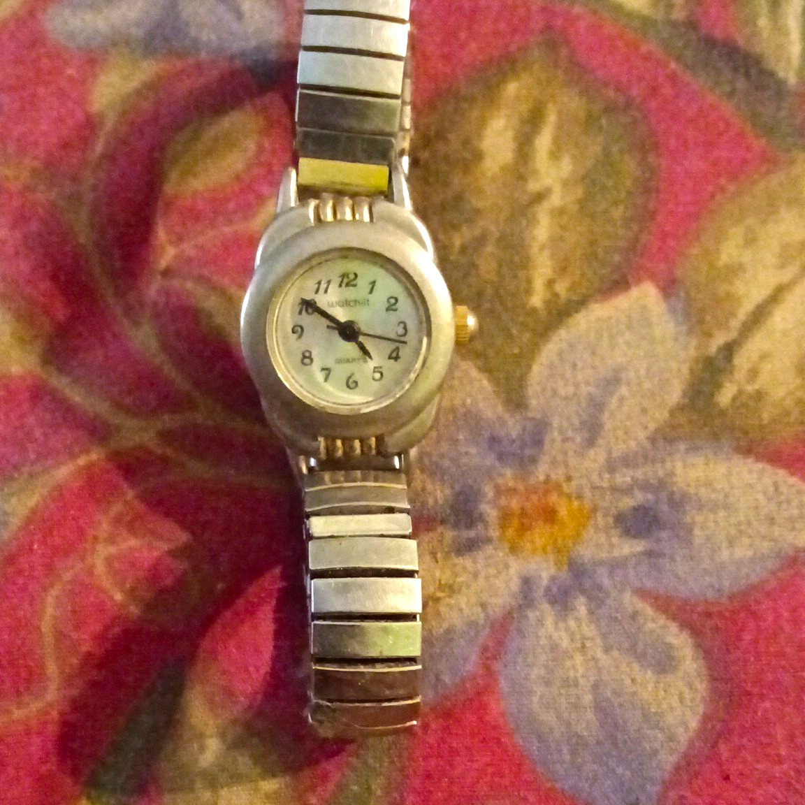 Swatch Irony Women’s Quartz Analog Wristwatch Silver Metal Bracelet White Dial