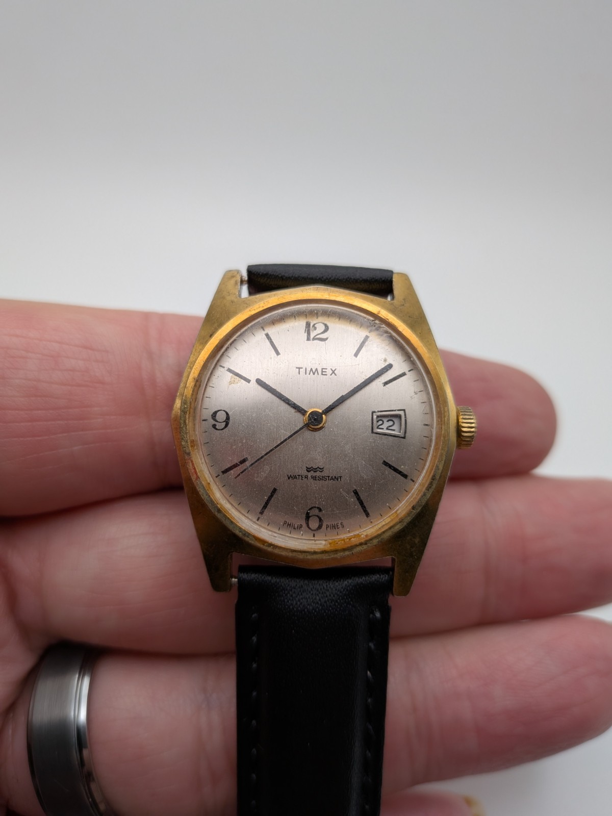Vintage Timex Mercury Manual Wind Gold Tone Women’s Watch. Date. 31mm. Working