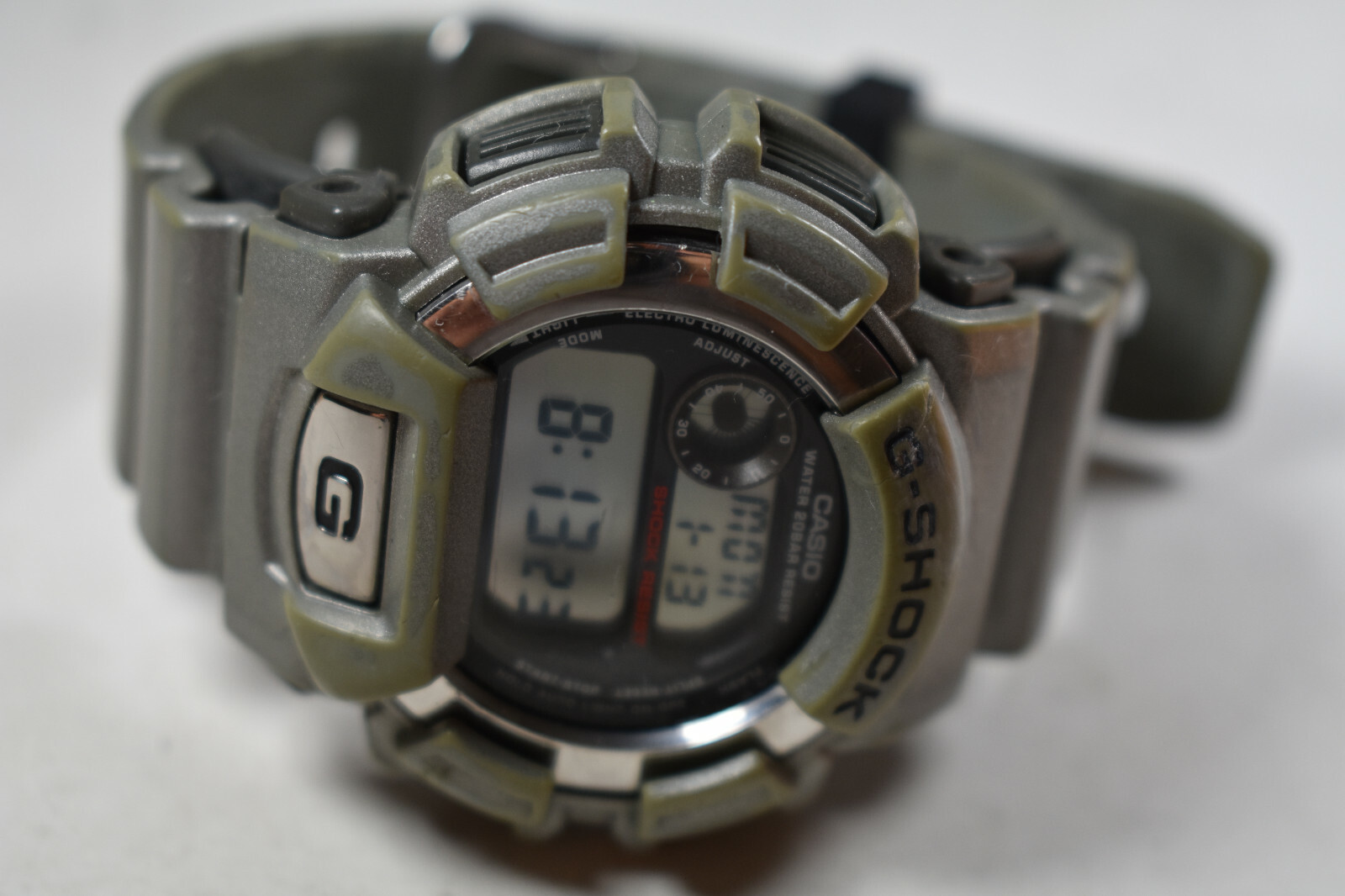 Casio G-Shock DW-9500M-8 Gray Men’s Watch Circa 1999 JAPAN Y NEW BATTERY!