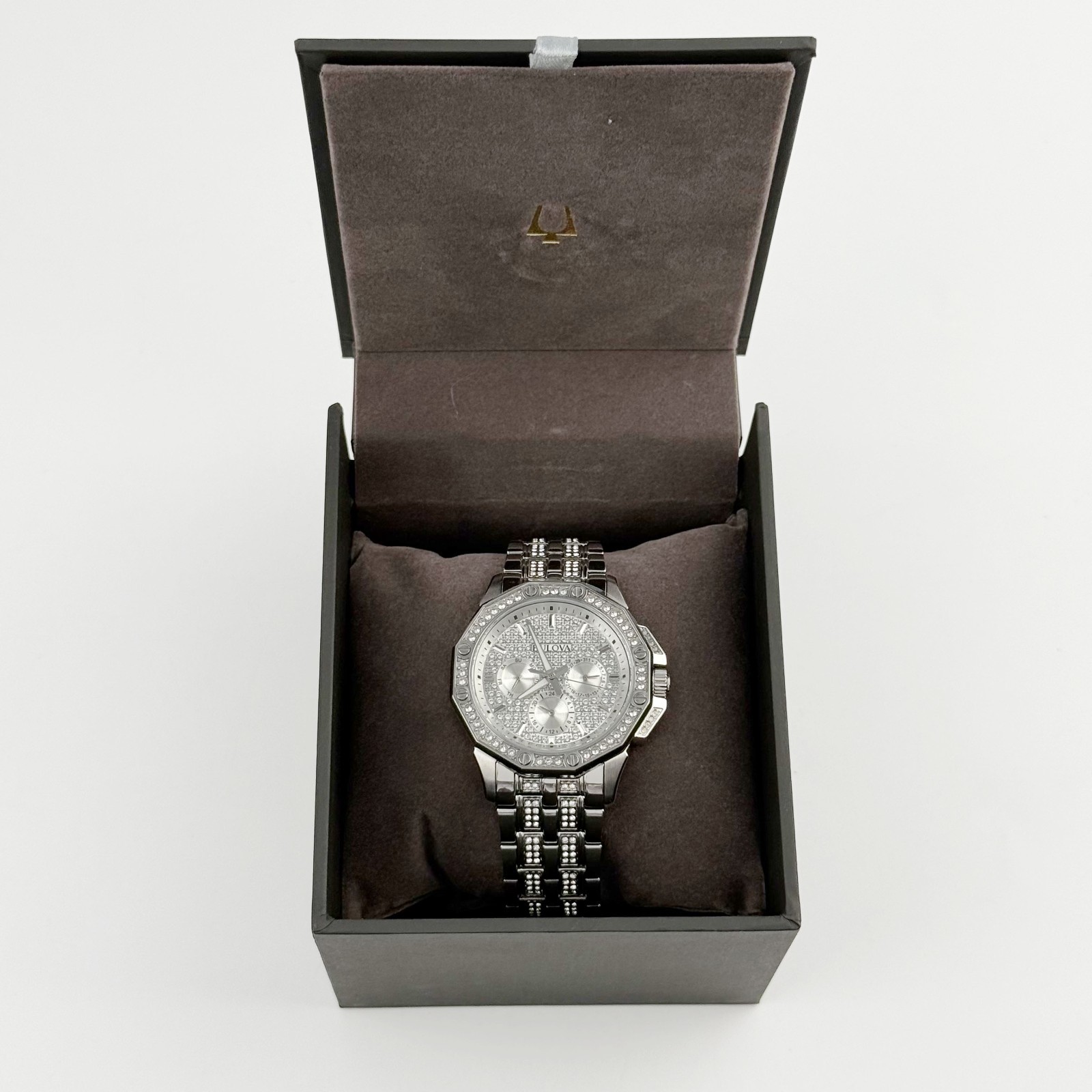 Bulova Octava Crystal 96C134 Silver stainless steel Men’s Quartz Watch 41.5MM