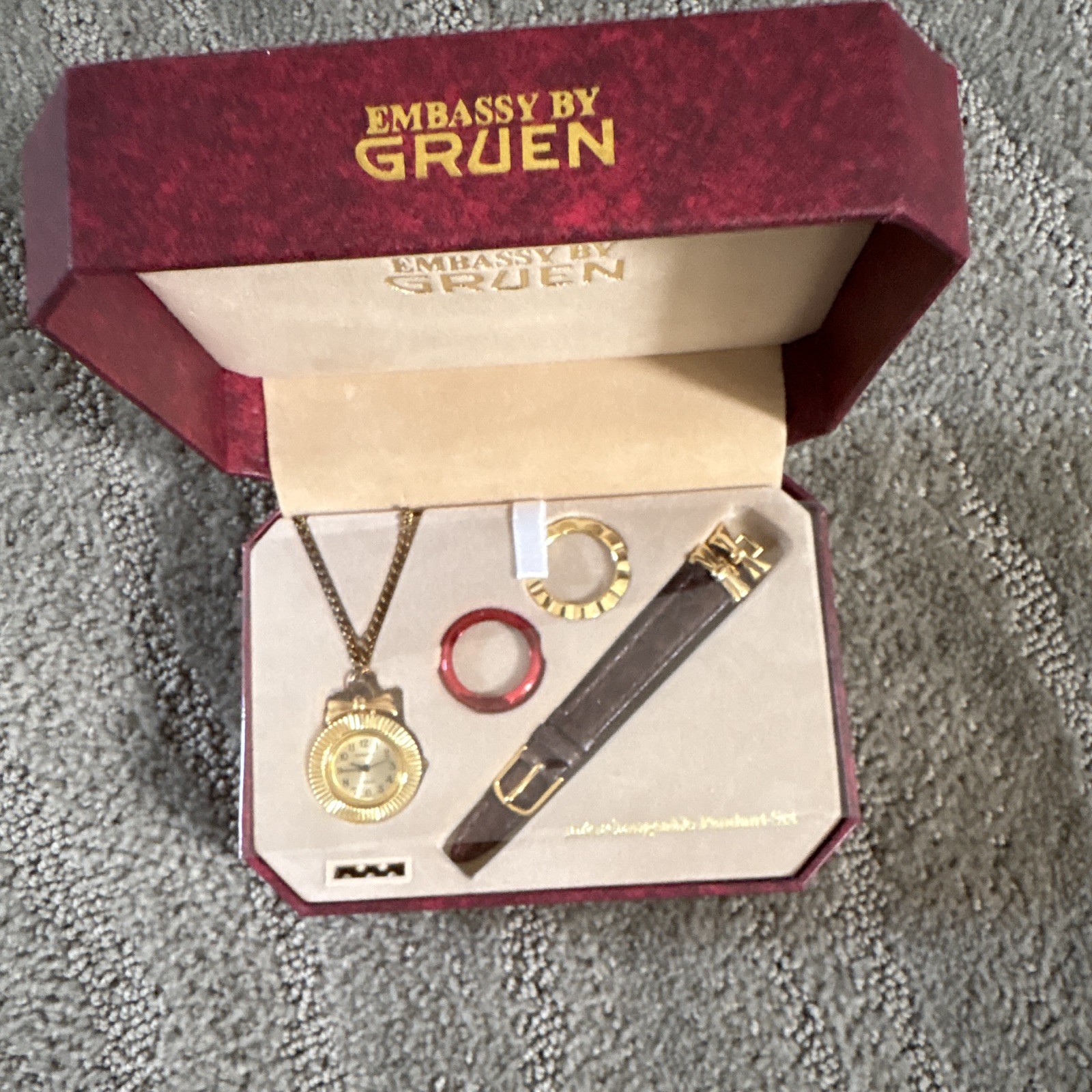 Gruen Embassy Quartz Pocket Watch Open Face Yellow Gold, White Dial, Box