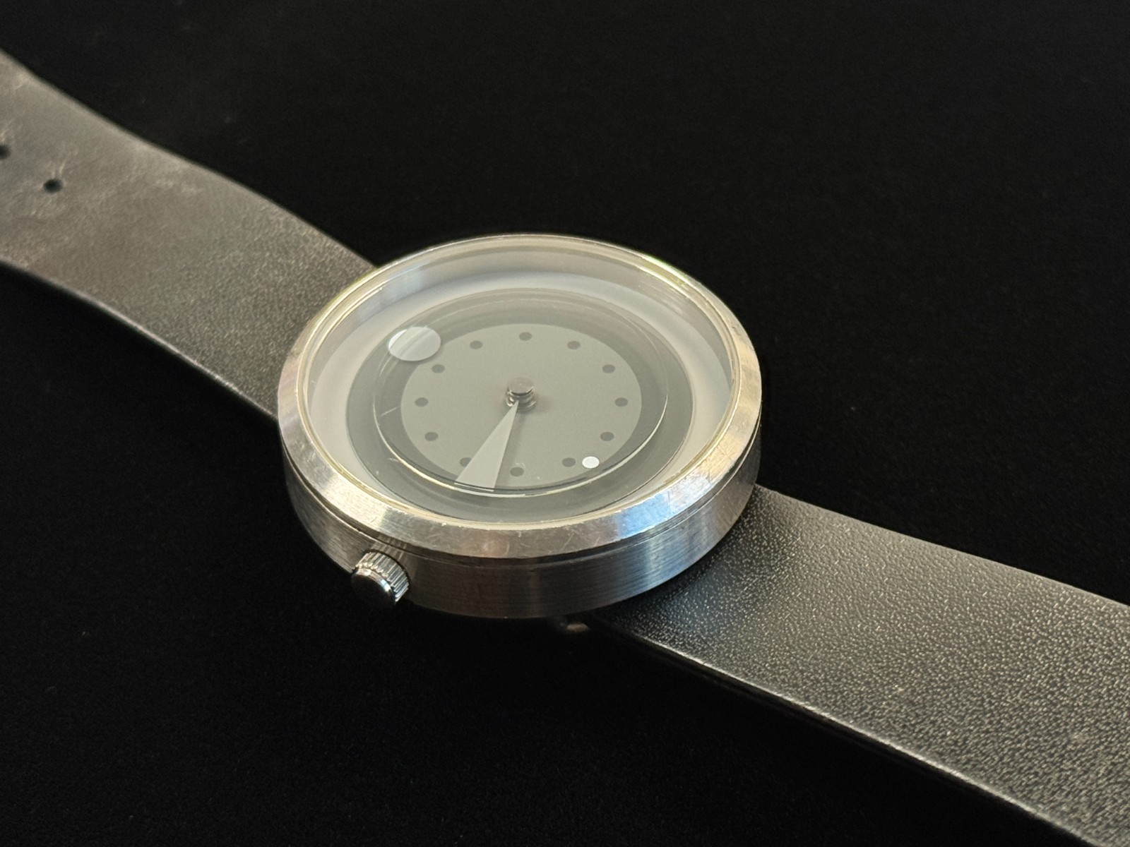 Projects Markuse Architect Designed Watch Rotating Disc Quartz Runs