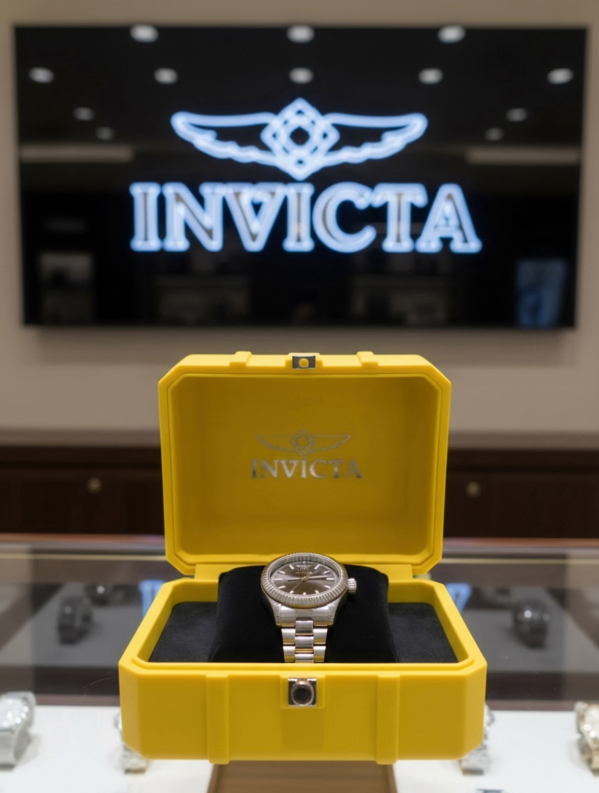 Invicta Specialty I 40mm Stainless Steel Men’s Watch Black Dial Model 69014 NEW