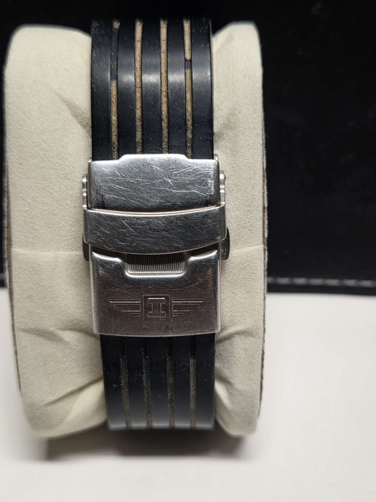 Invicta 1698.002 Men’s Quartz Square Black/Yellow Dial Rubber Strap 50m Day/Date