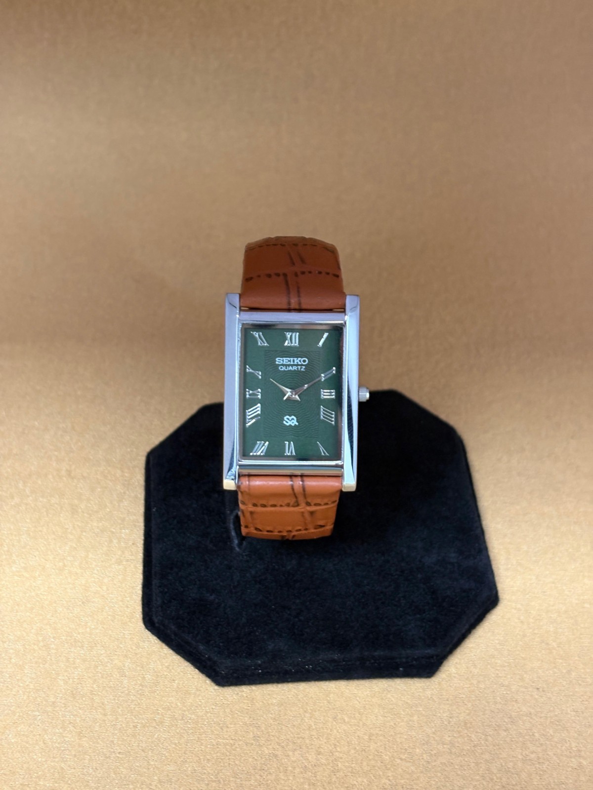 GREEN SILVER Vintage Seiko Slim Quartz Men’s Wristwatch