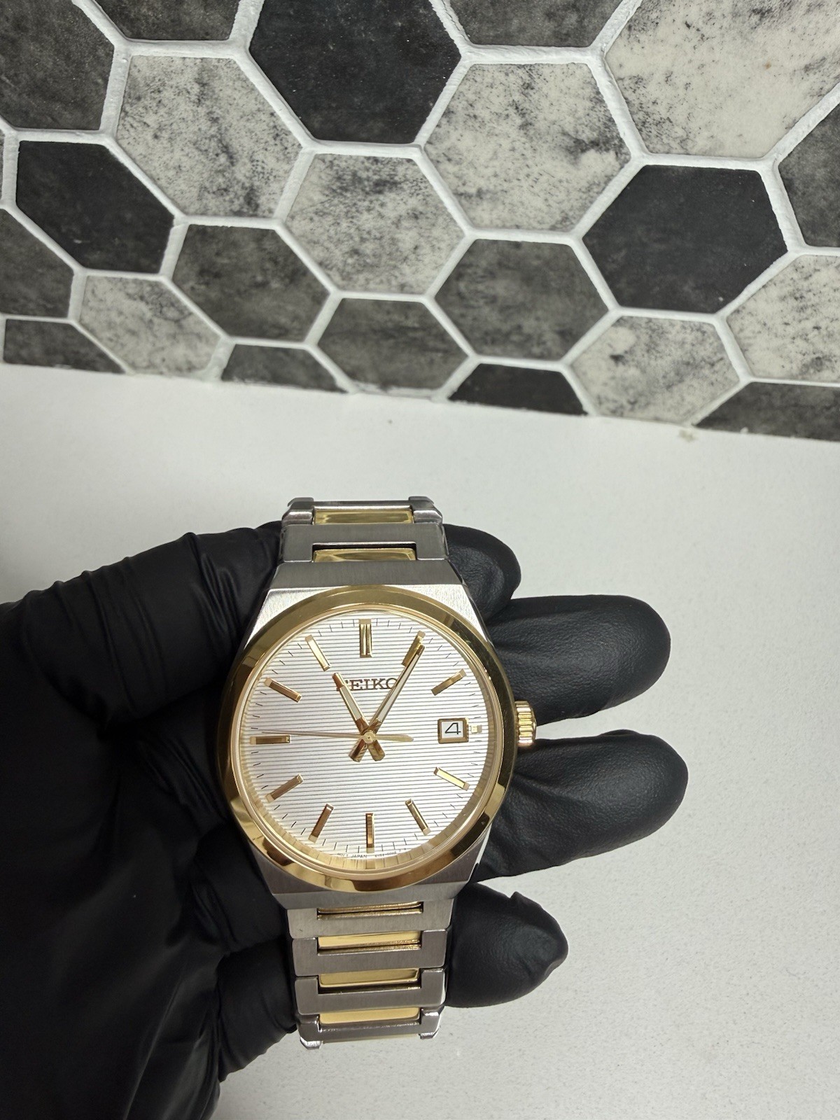 Seiko Quartz Analog Two-Tone Stainless Steel Bracelet Watch White Dial Date