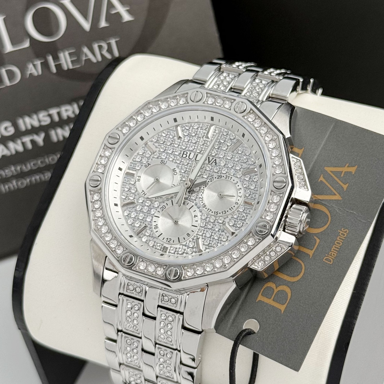 Bulova Octava Crystal 96C134 Silver stainless steel Men’s Quartz Watch 41.5MM