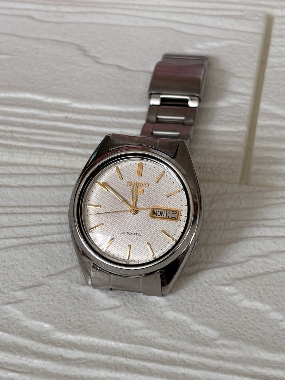 Seiko 5 7009-3040 Cal.7009 Automatic Silver Dial Watch Day/Date From Japan