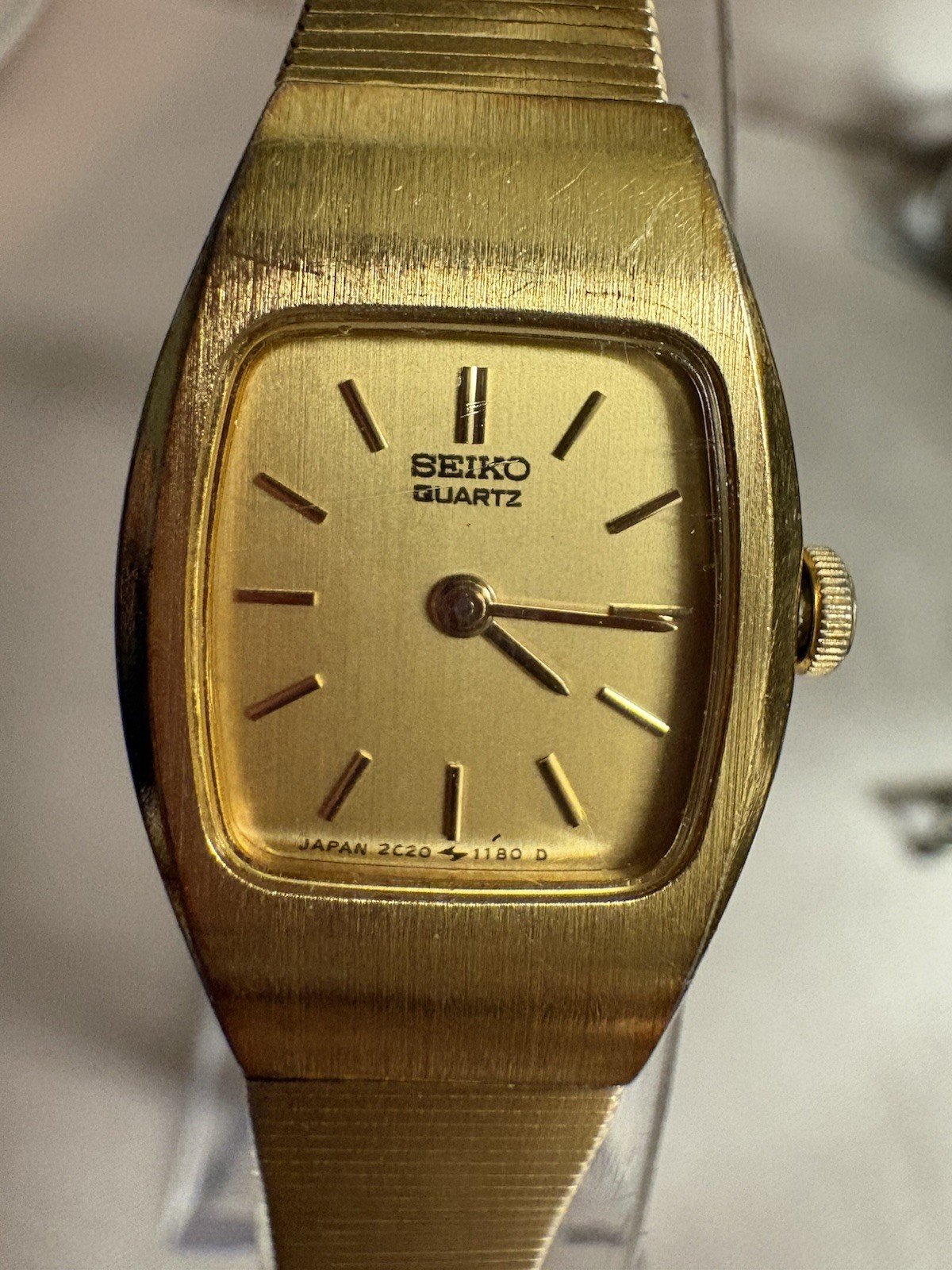 Seiko Quartz Wristwatch Gold Rectangle Analog Bracelet Band Stick Indexes