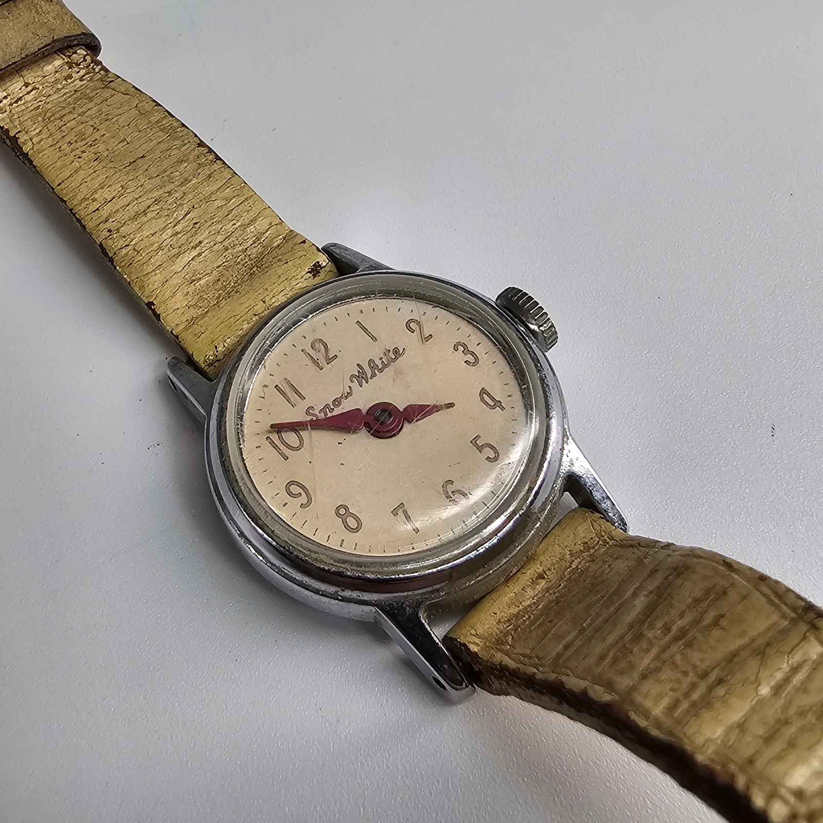 Vtg Snow White Watch by US Time Womens 24mm Ladies Mechanical Wind Up Disney