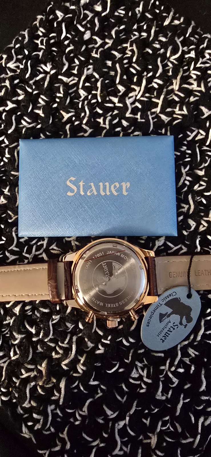 Stauer Men’s Quartz Chronograph Watch Gold Tone 40mm Beige Dial Date w/ Box
