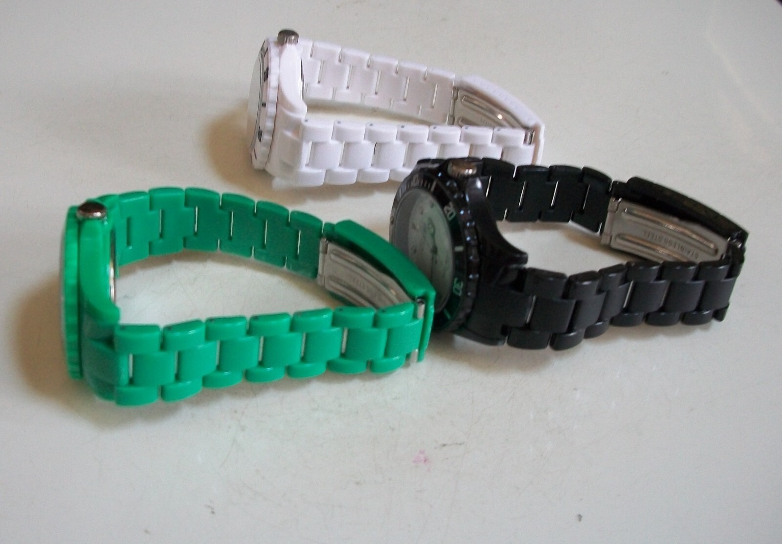 WOMEN’S GREEN, WHITE & BLACK BRACELET FASHION CASUAL WATCH