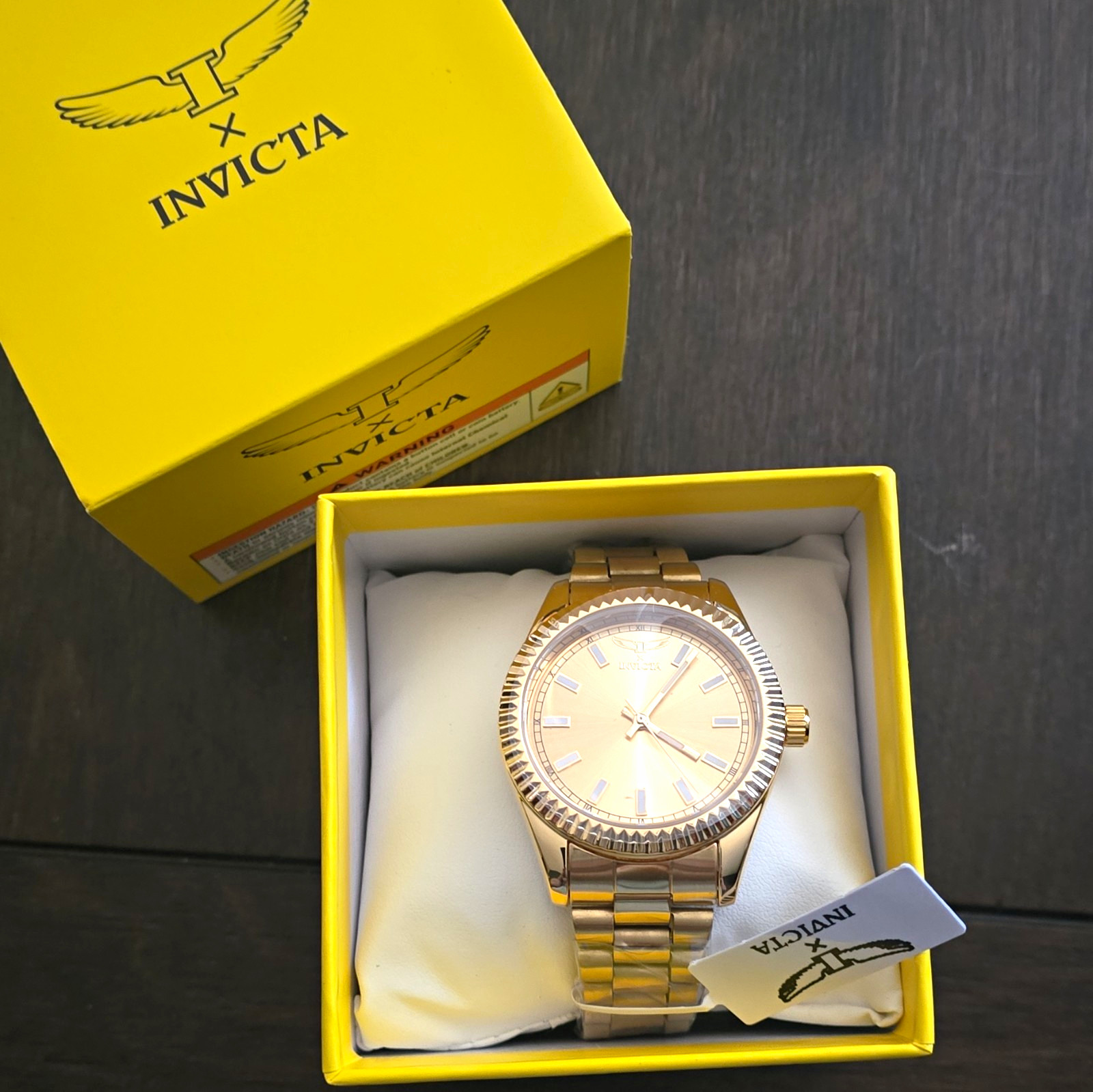 Invicta Men’s Quartz Gold-Tone Stainless Bracelet Watch Fluted Bezel Box