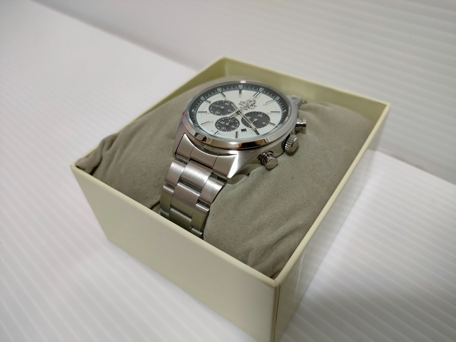 ORIENT Men’s watch NEO 70’s neo-Seventies SOLAR PANDA milky white WV0041TX Japan