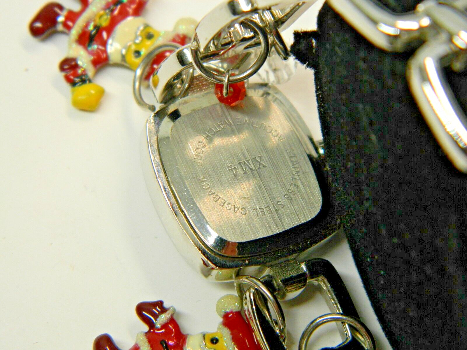 Lady’s watch/wristwatch silver tone SANTA Christmas theme excellent