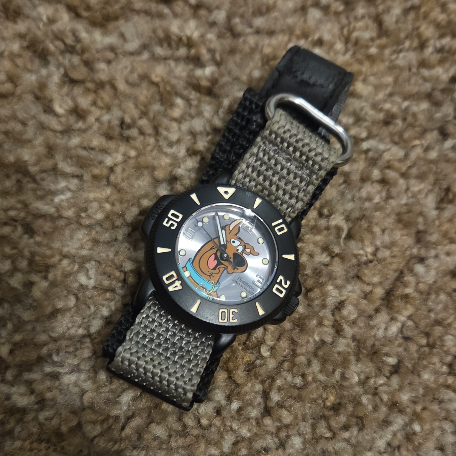 Scooby-Doo Vintage Kids Quartz Analog Watch, Rotating Bezel, 32mm Gray/Black
