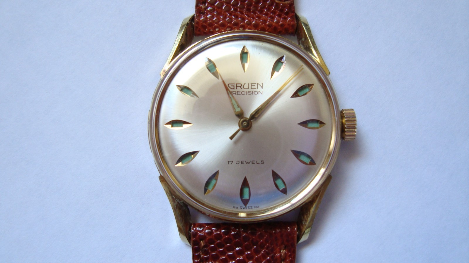 VINTAGE WIND UP GRUEN PRECISION DAY AND NIGHT 17 JEWELS , RUN GREAT