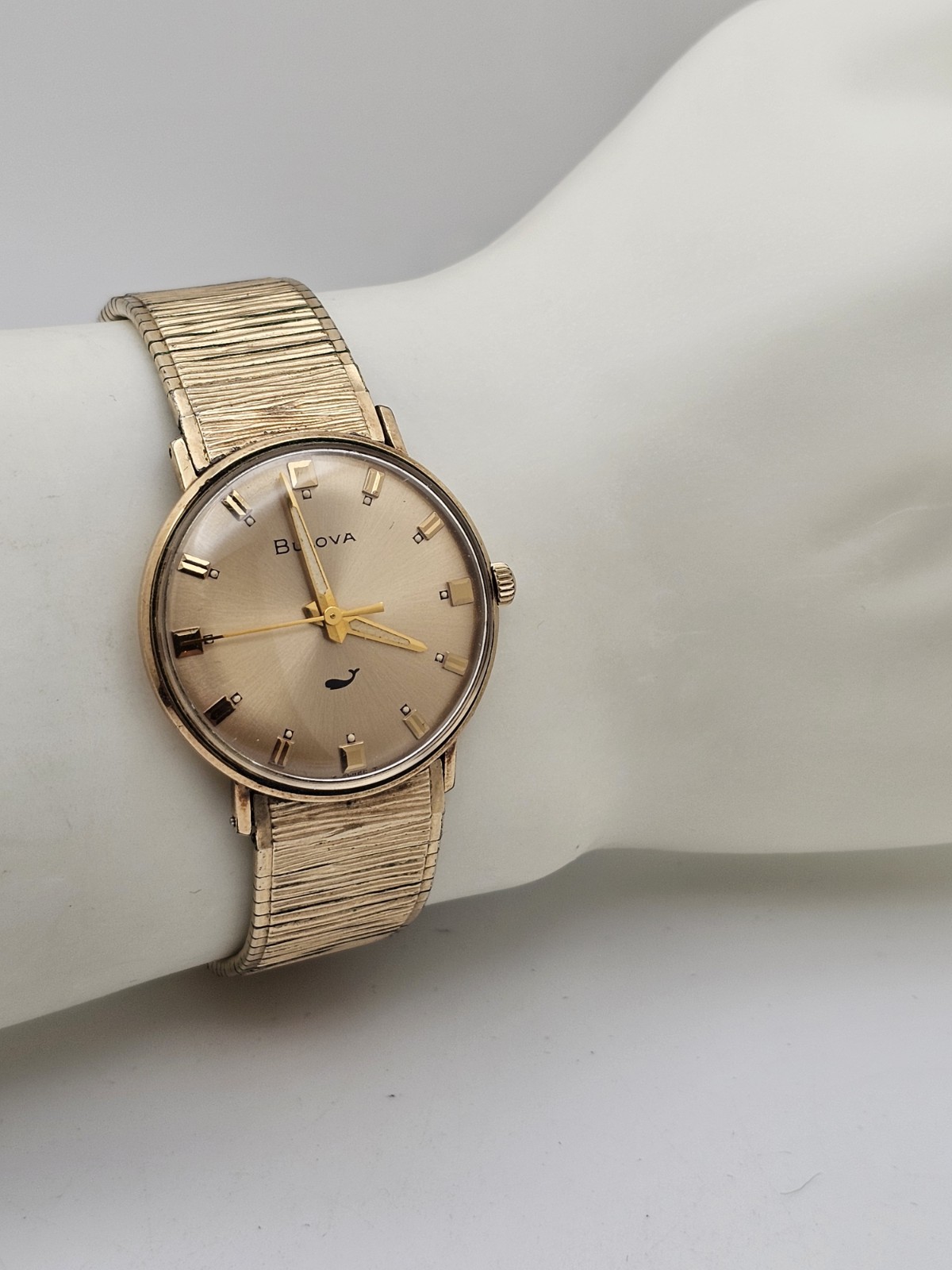 Vintage 1970 Bulova “Whale” Mechanical 10k Gold filled Case Analog Men Watch🔥👀
