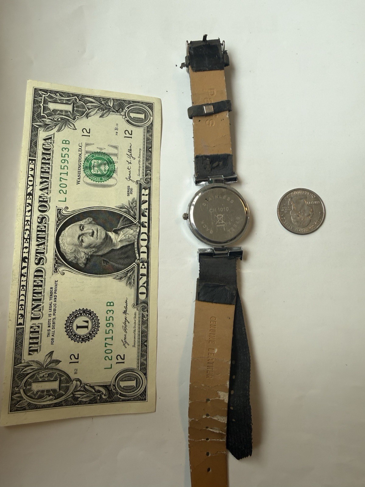 Ladies Eiffel Tower Watch￼
