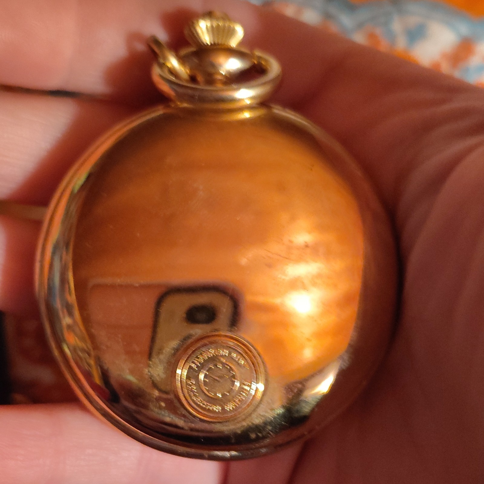 Wolf Theme Full Hunter Pocket Watch w/ Chain – Quartz – Yellow Gold Tone