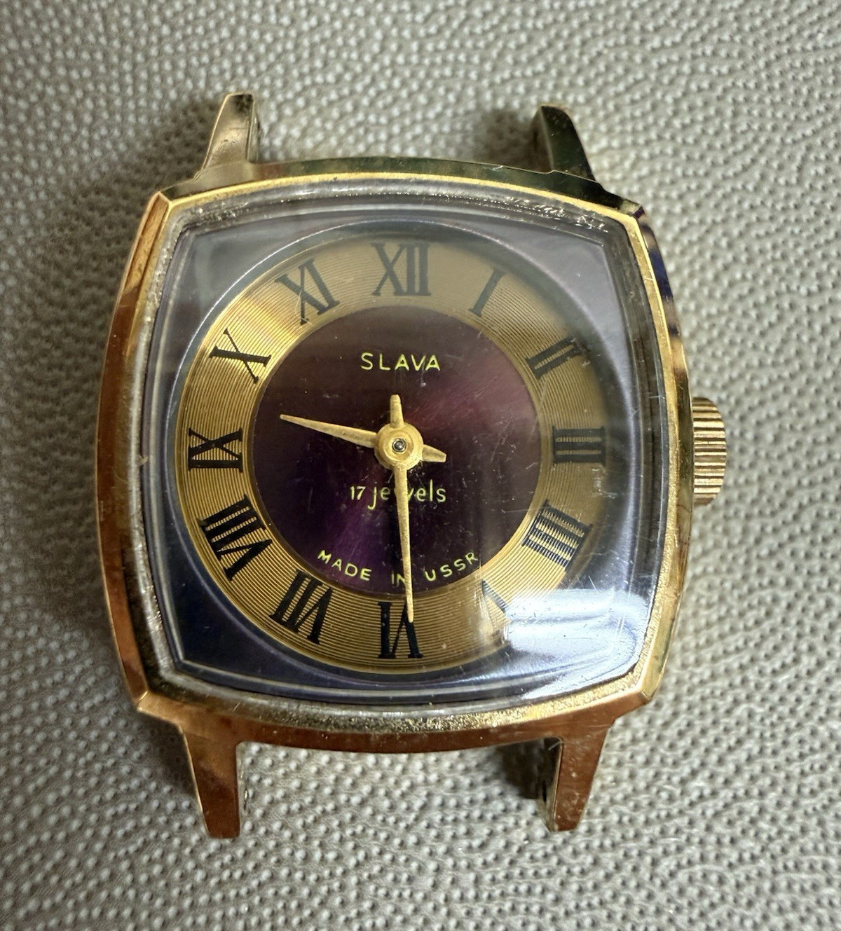 Slava USSR 17 Jewel Manual Wind Square Gold Case Roman Dial Analog Watch