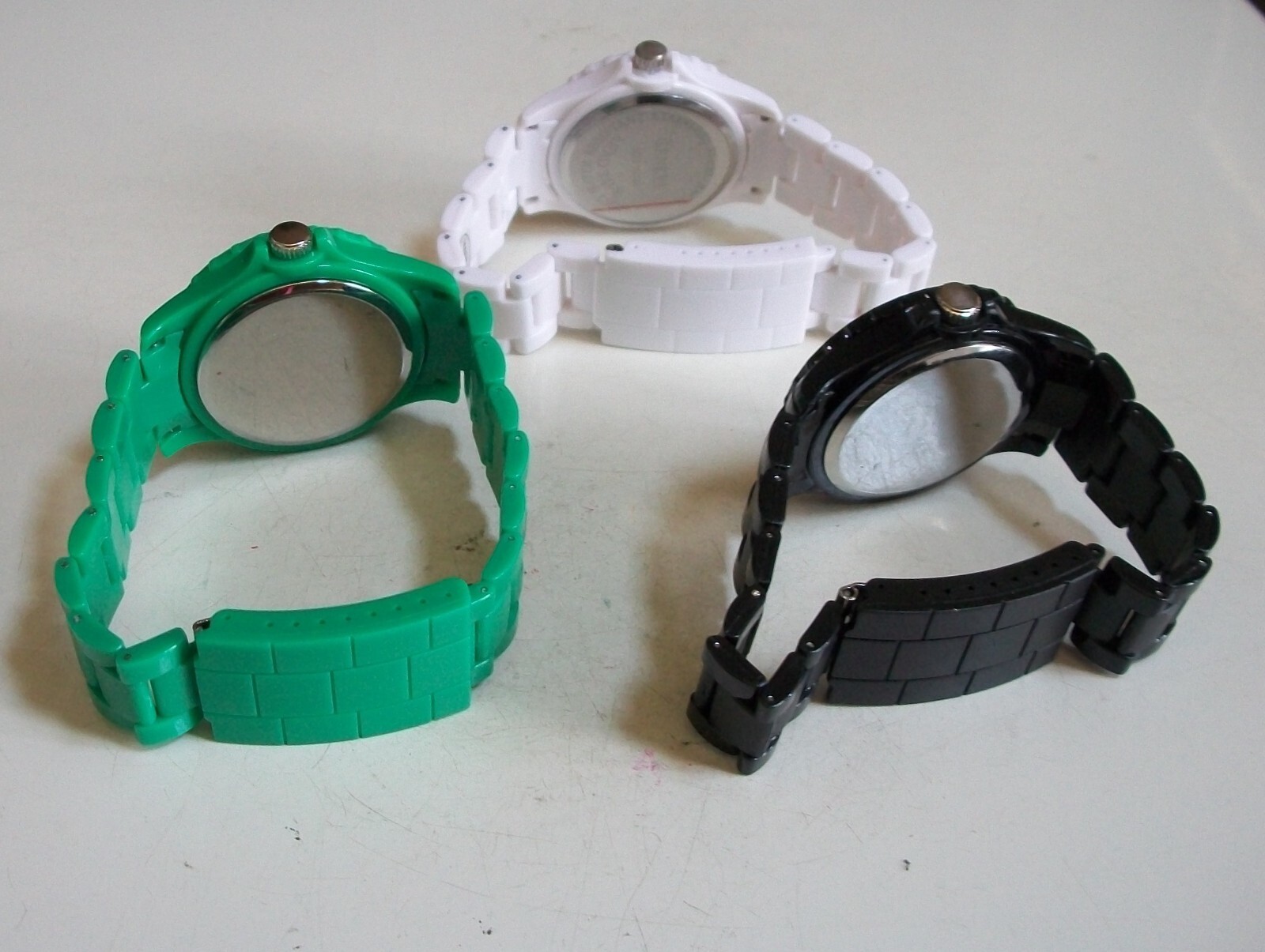 WOMEN’S GREEN, WHITE & BLACK BRACELET FASHION CASUAL WATCH