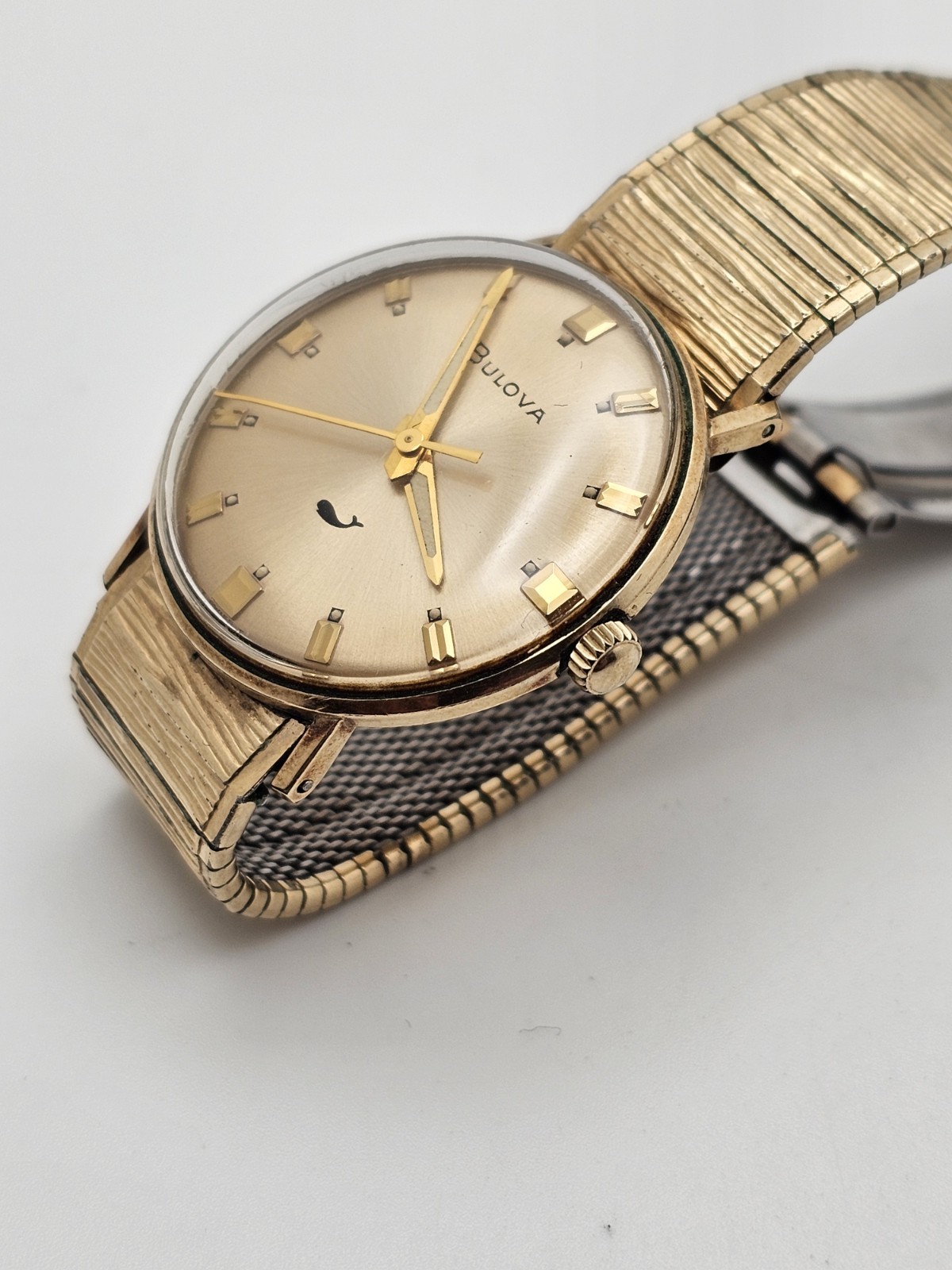 Vintage 1970 Bulova “Whale” Mechanical 10k Gold filled Case Analog Men Watch🔥👀