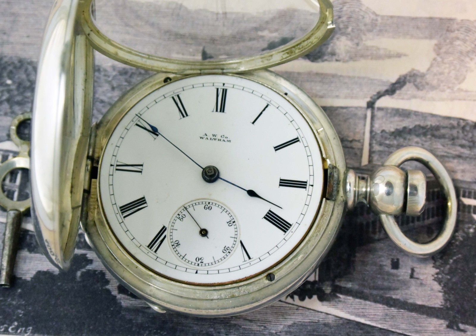 Key wind 18s pocket watch Waltham R.E. Robbins 3oz Silver hunting case Nice