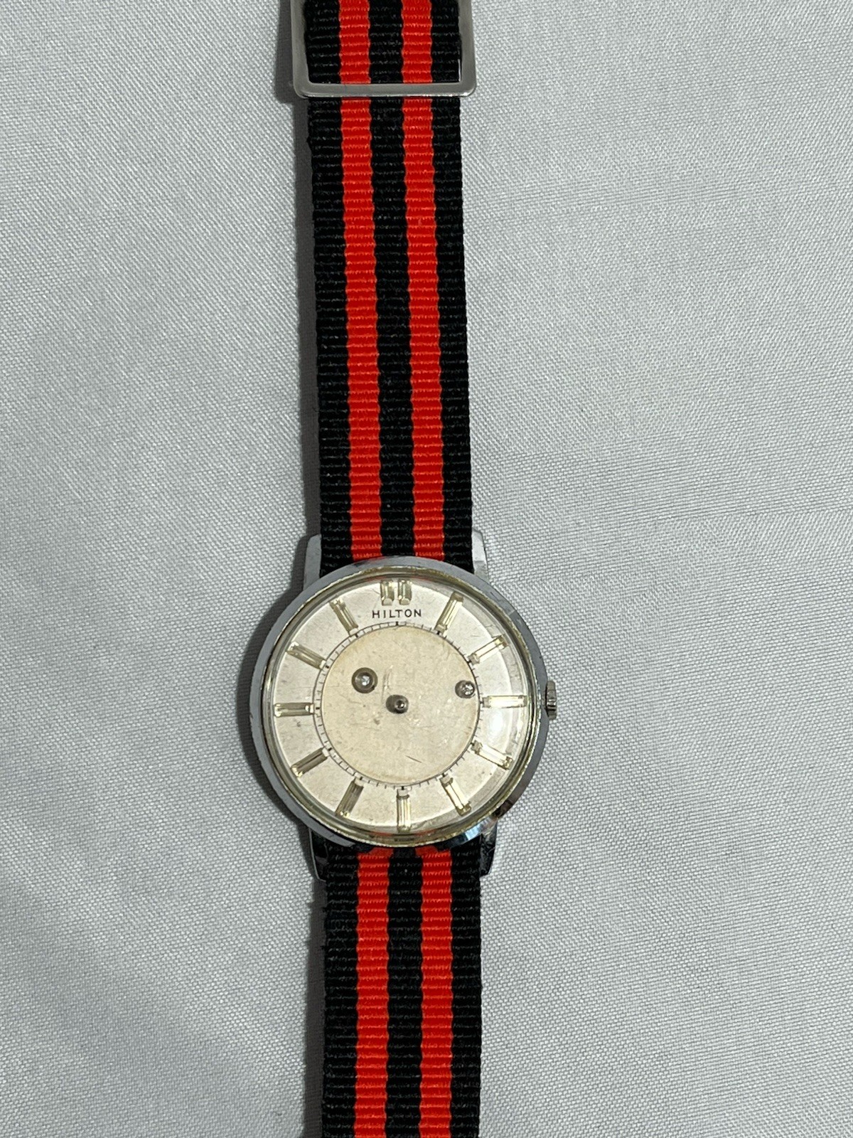 Hilton Mens Floating Hands Watch