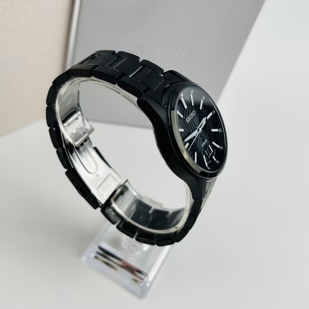 Seiko Essentials SUR515 Black Dial Stainless Steel Men’s Quartz Watch 39.5mm New