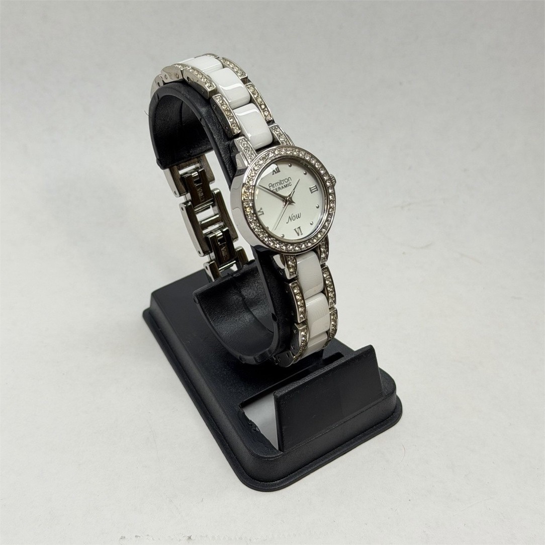 Armitron Now 75/3919SV Women’s White Ceramic Crystal Quartz Watch Runs