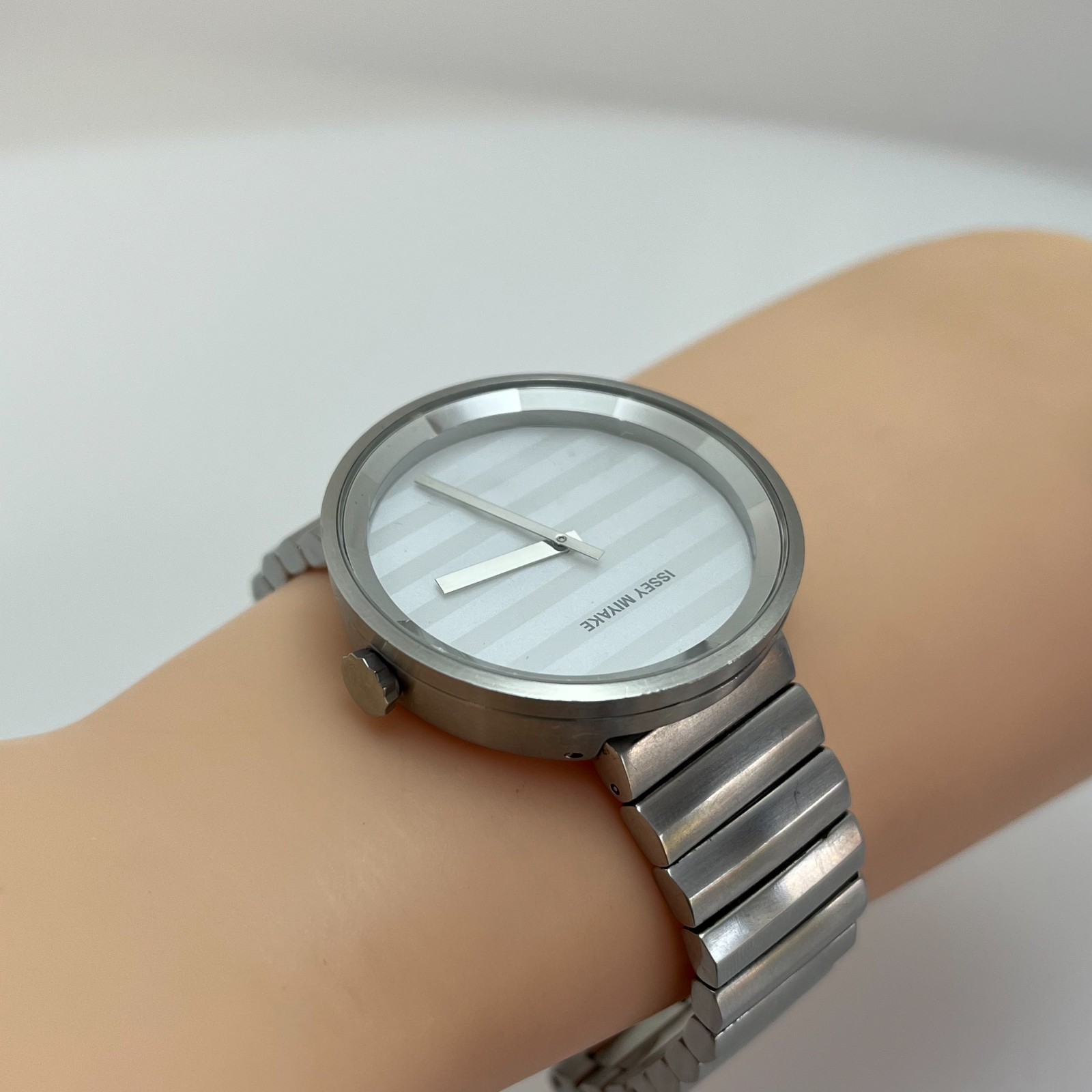 Seiko Issey Miyake PLEASE Jasper Morrison White Dial Qz Japan Watch SS Band#307B
