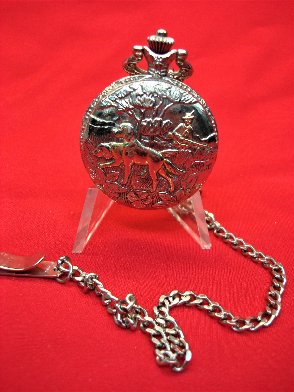 QUARTZ POCKETWATCH – CLOSED FACE -WITH HUNTER AND DOGS ON FRONT COVER -EXCELLENT