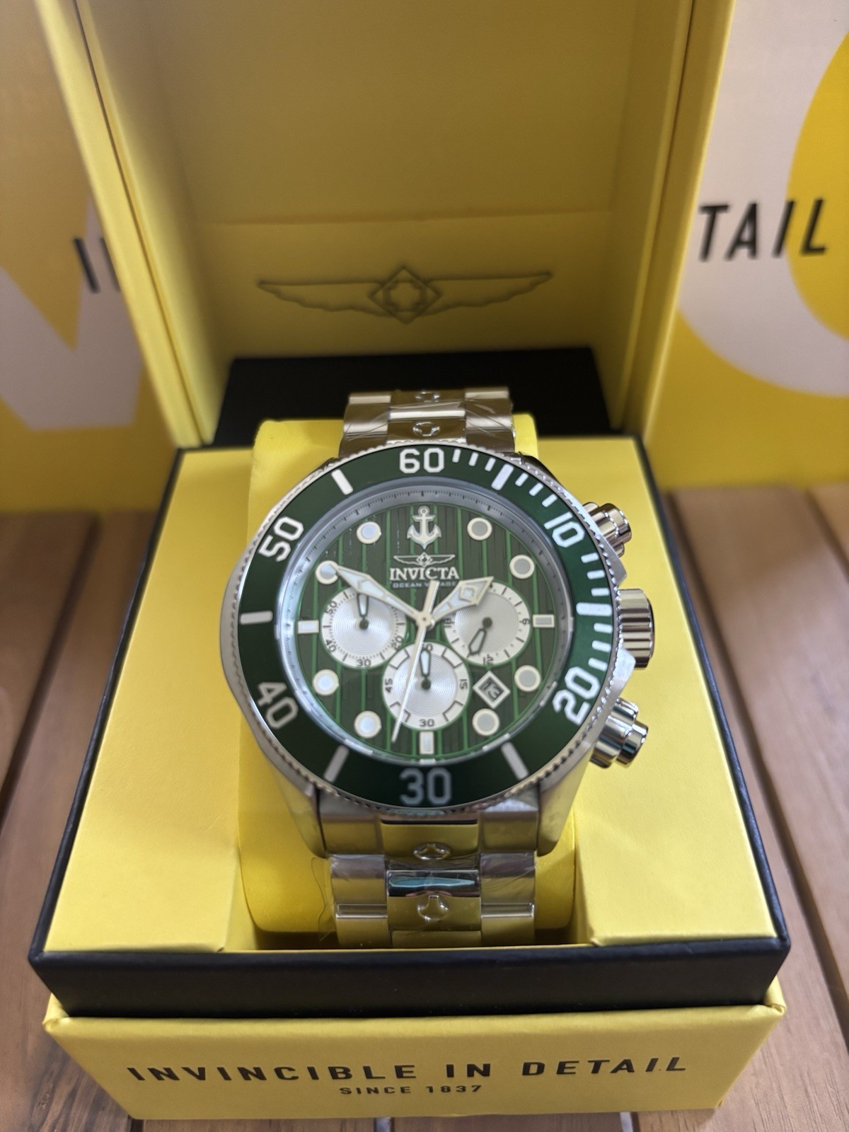 Invicta Ocean Voyage Men’s 51mm,Quartz Chronograph Green Dial/Bezel SS w/ Box