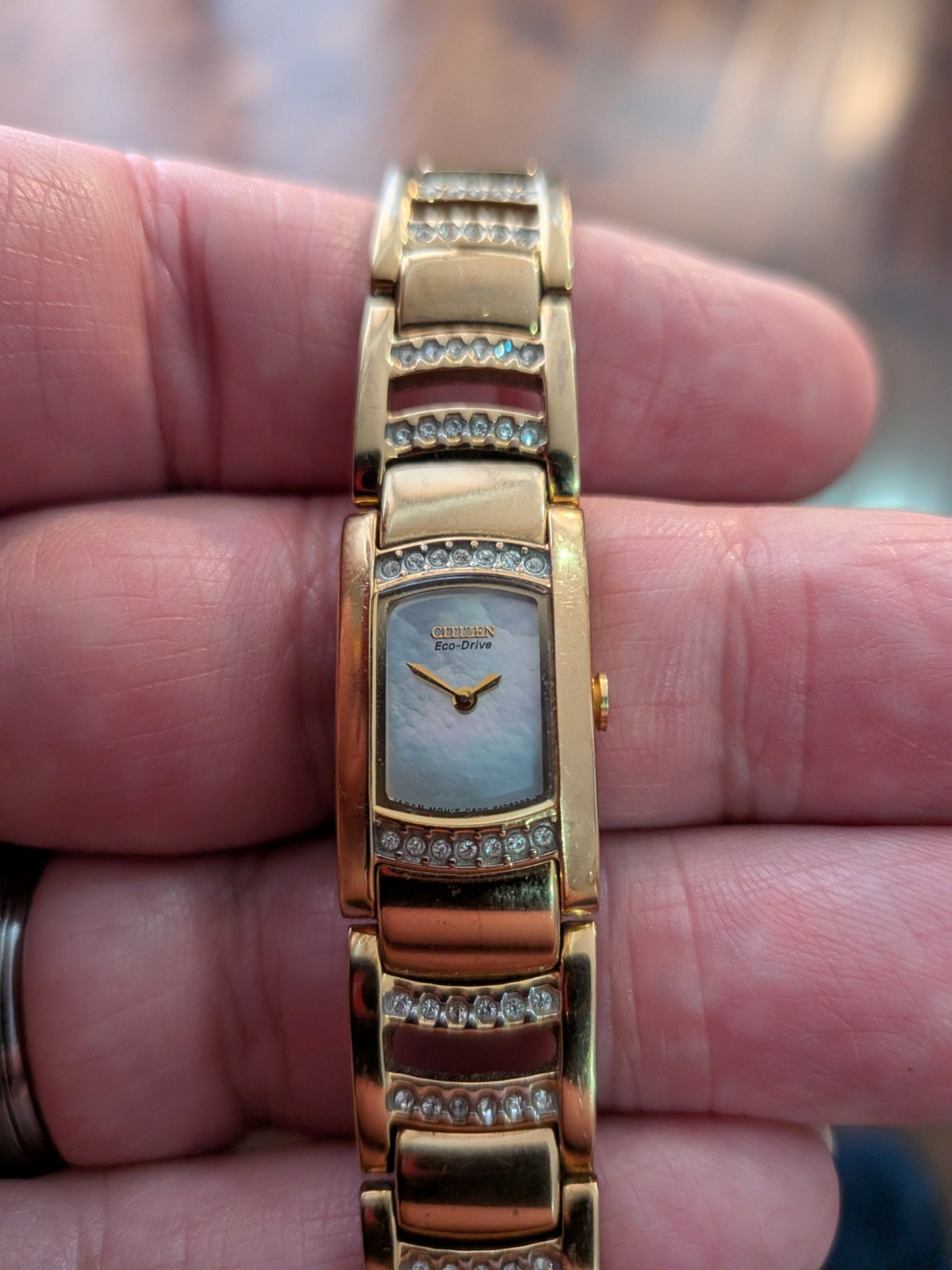 Citizen Eco-Drive Women’s Watch MOP Dial. Crystal Accents G620-S074860 Working