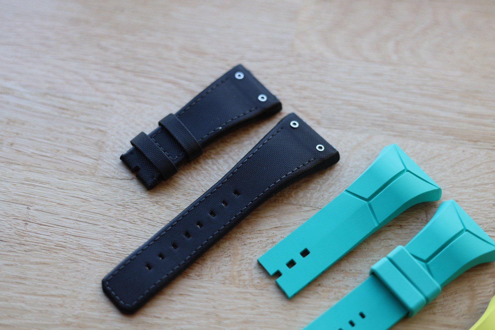 Linde Werdelin Strap Collection Package Rubber And Fabric – 3 In Total