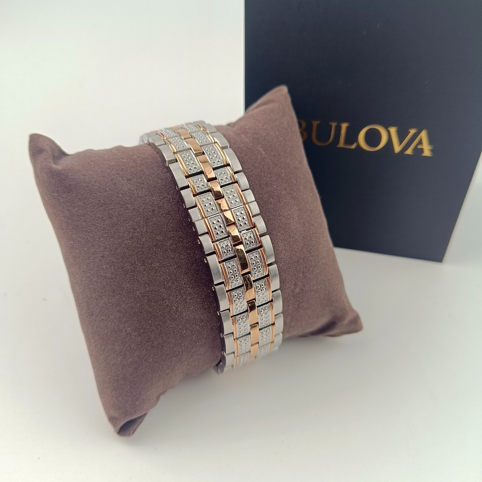 Bulova Octava Men’s Quartz Watch 41.5mm Gold Silver Crystal Two-Tone 98C133